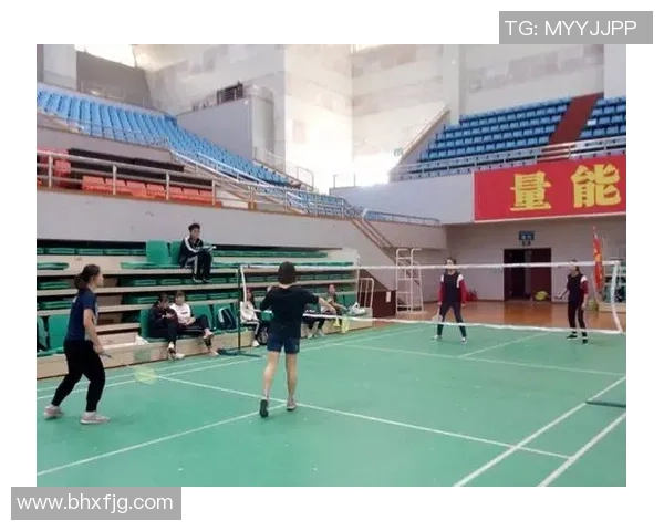 南京羽毛球队在精英赛中以70分稳居积分榜首位展现强劲实力 南京羽毛球队在精英赛中以70分稳居积分榜首位展现强劲实力