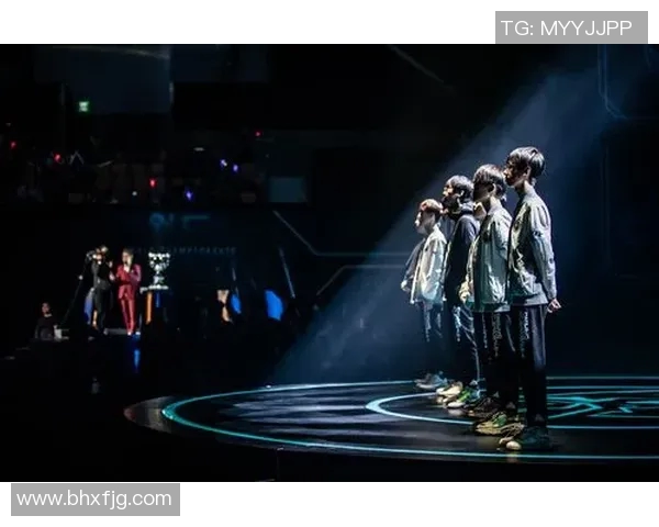 探索IG战队协作新模式：英雄联盟中的团队变革与成功之道