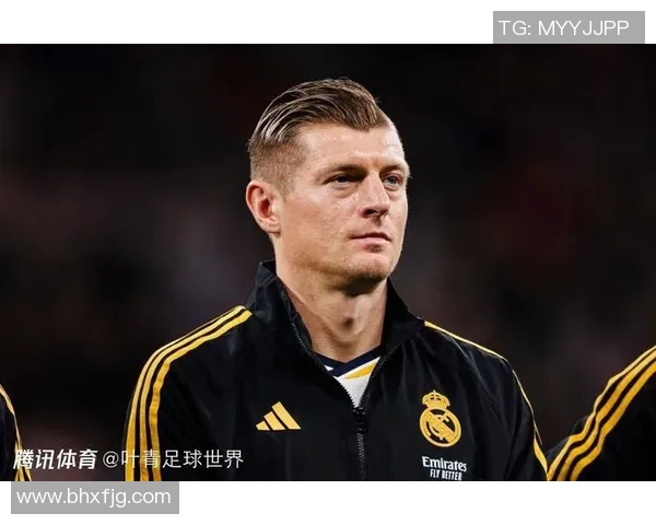 克罗斯：从足球天才到战术大师的华丽蜕变与职业生涯回顾