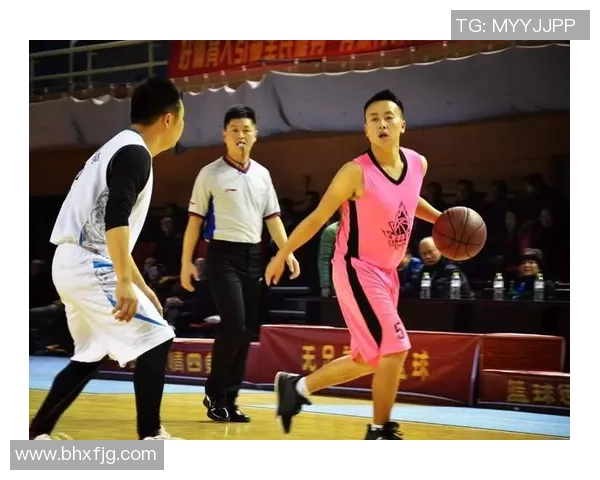 骑士白色球衣对决热火展现激情与荣耀的篮球盛宴